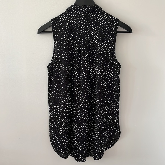 DYNAMITE | sleeveless polka dot blouse - Picture 3 of 6